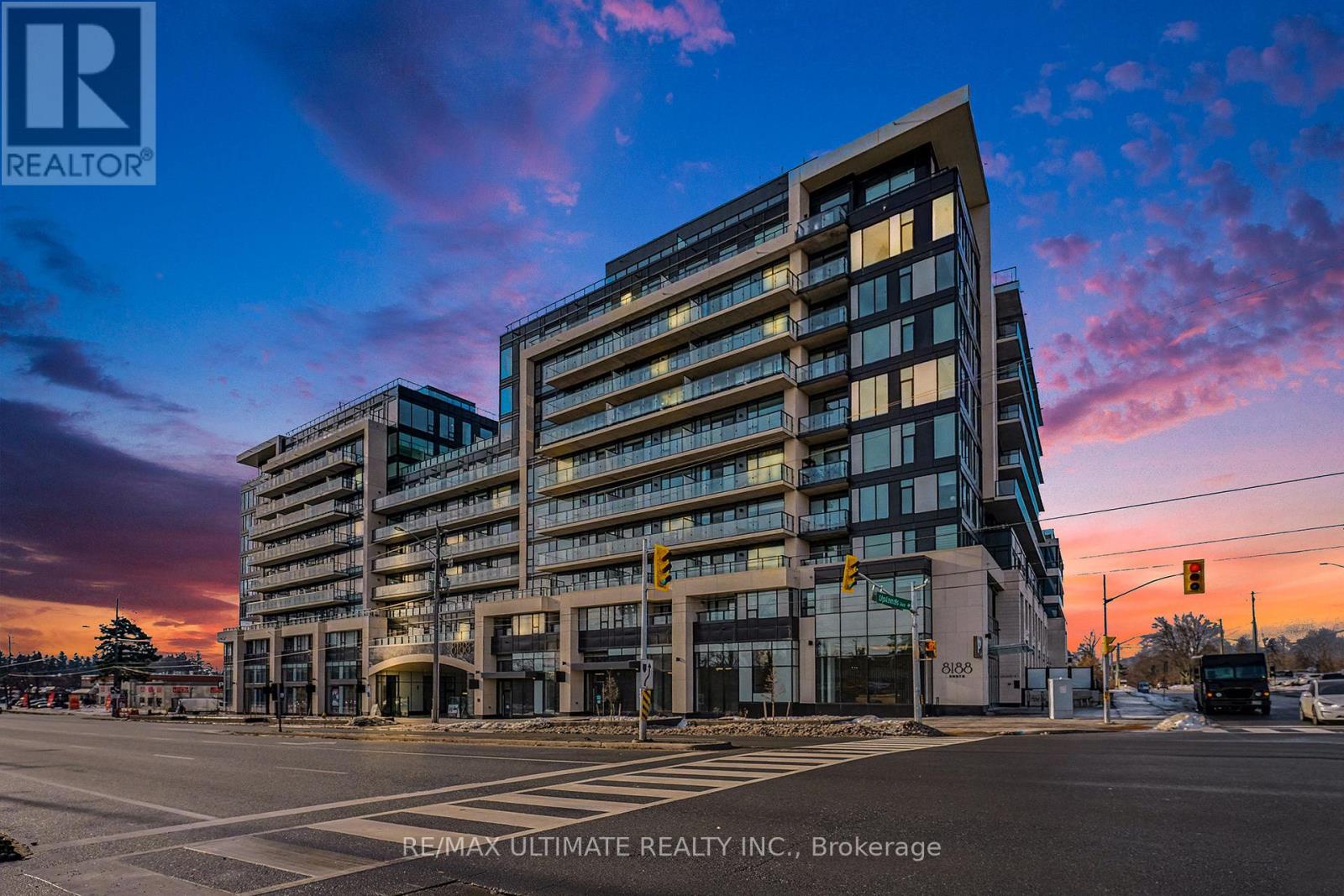 727 - 8188 Yonge Street Property Photo 1