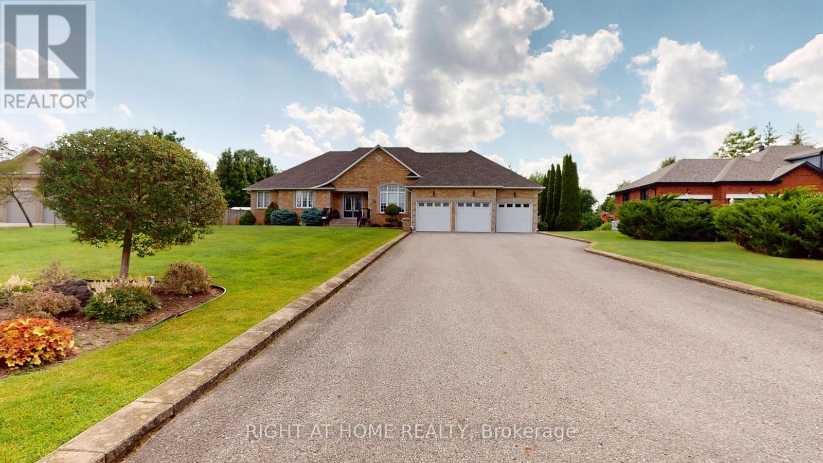 35 Golfview Boulevard Property Photo 1