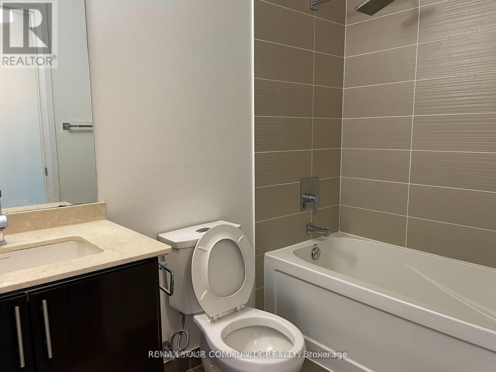 2231 - 7161 Yonge Street Property Photo 3