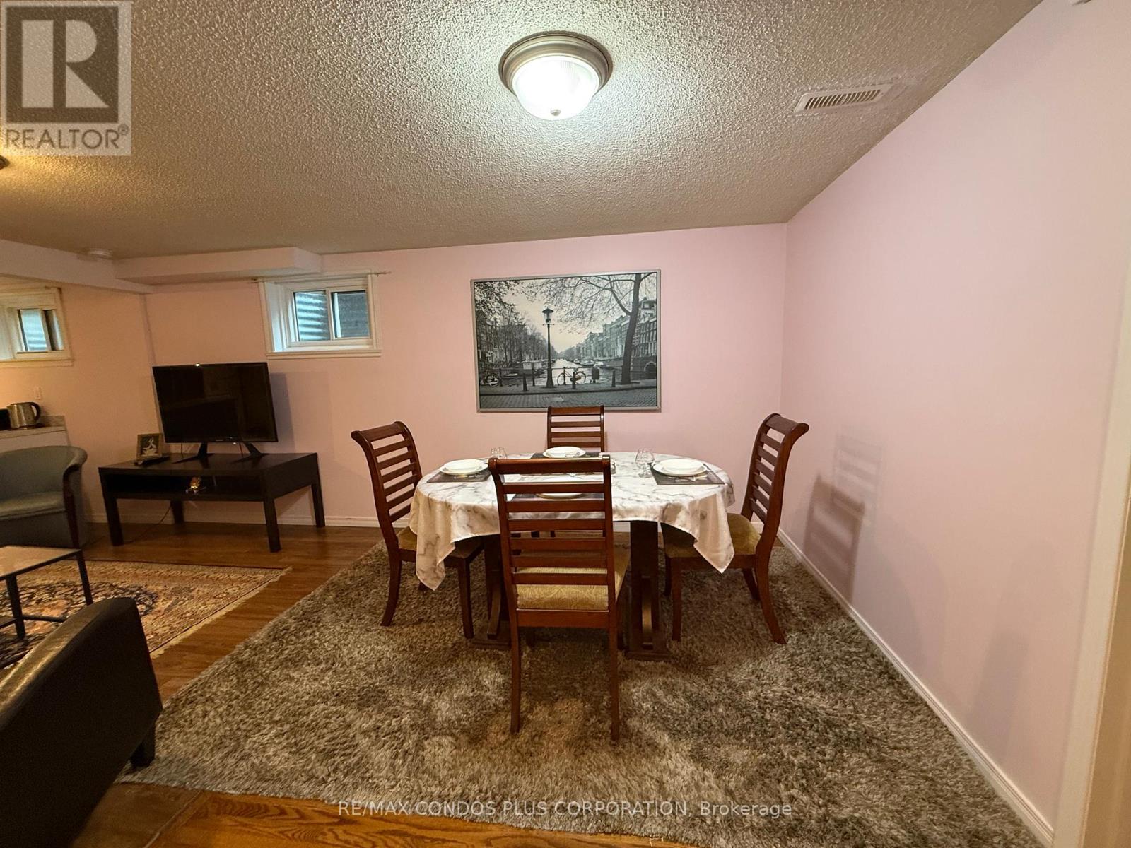 Lower Level #a - 7 Mckelvey Drive Property Photo 3