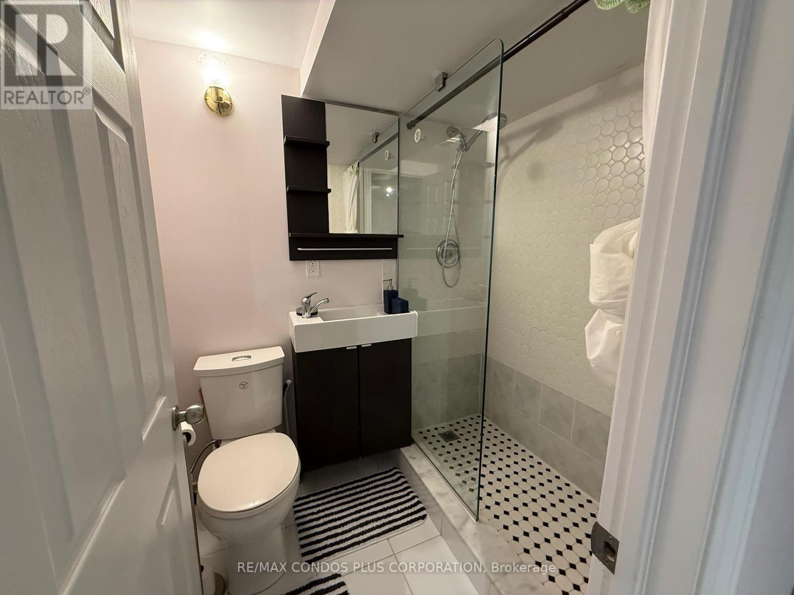 Lower Level #a - 7 Mckelvey Drive Property Photo 10