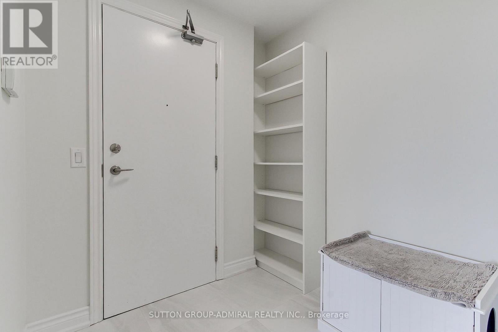 905 - 50 Disera Drive Property Photo 4