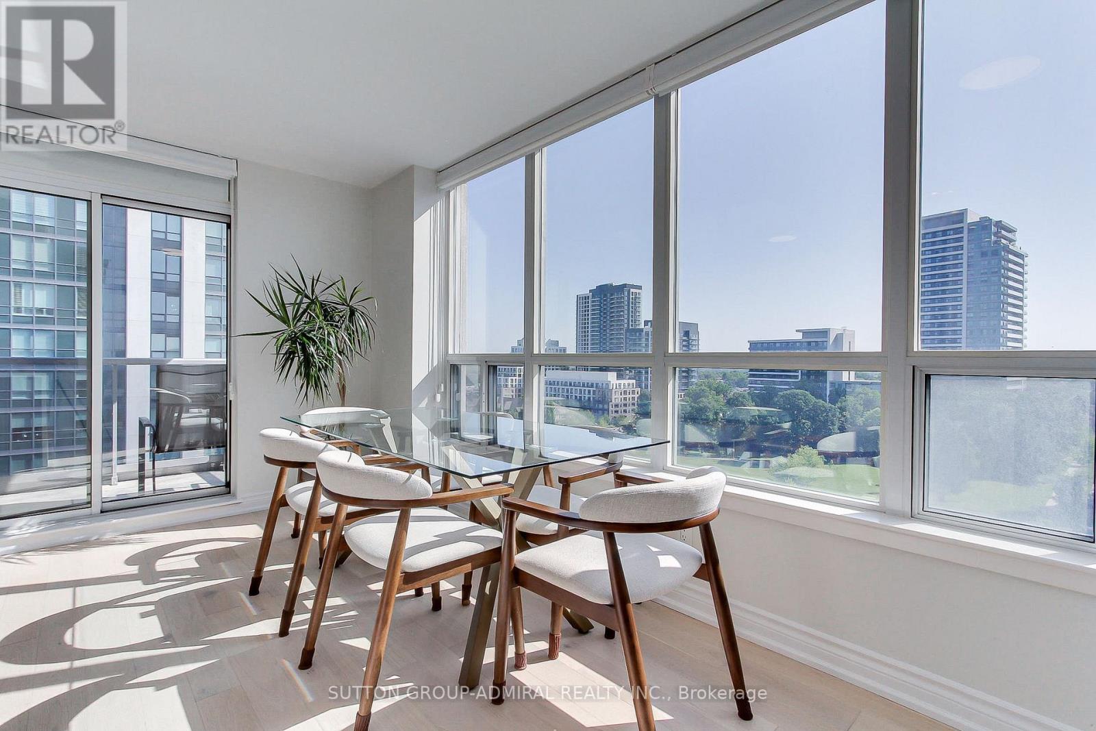 905 - 50 Disera Drive Property Photo 18