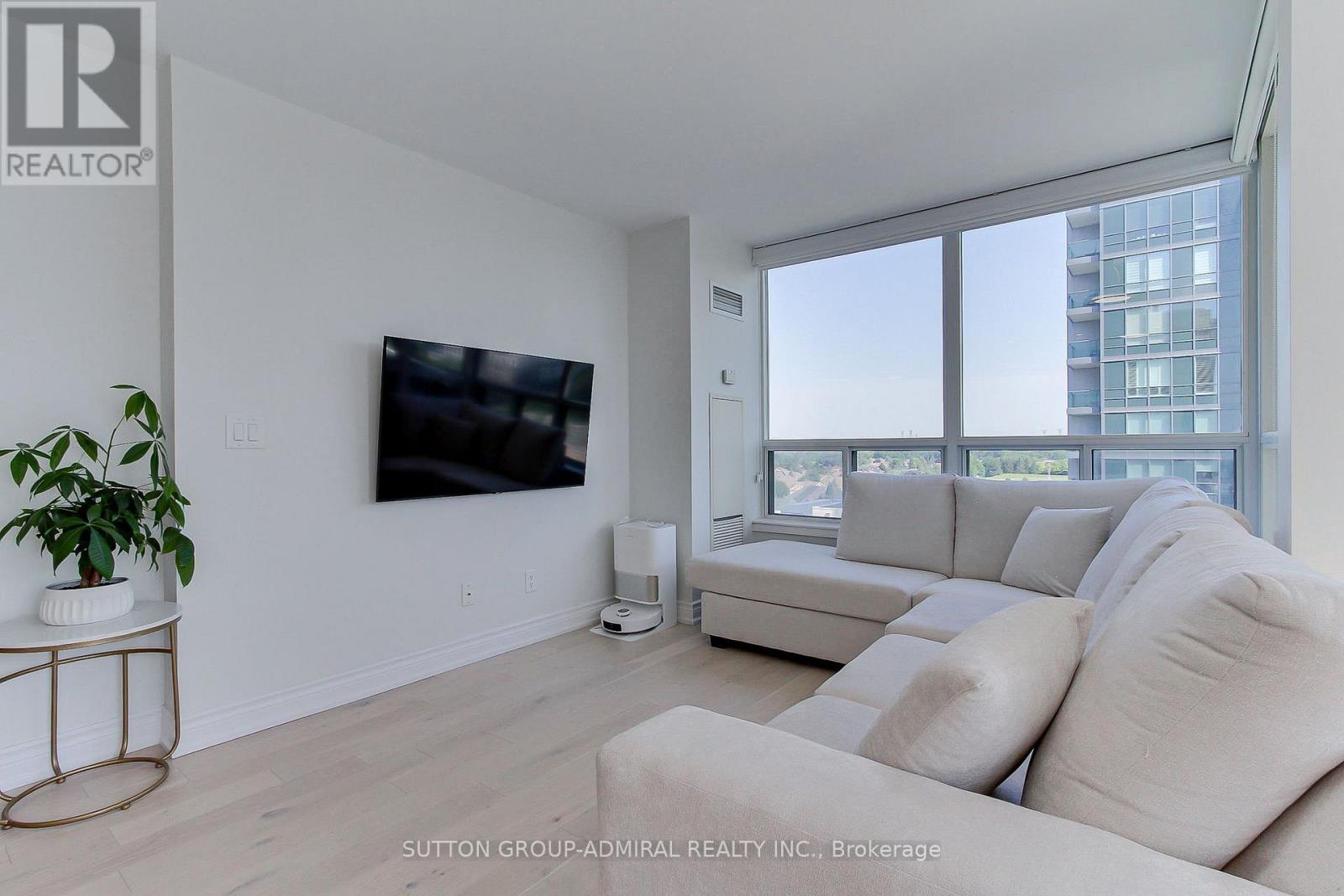 905 - 50 Disera Drive Property Photo 20