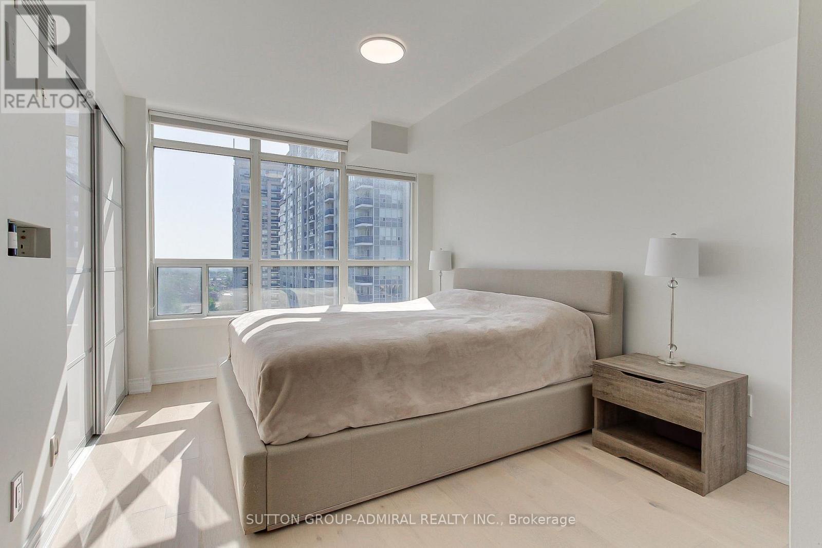 905 - 50 Disera Drive Property Photo 23
