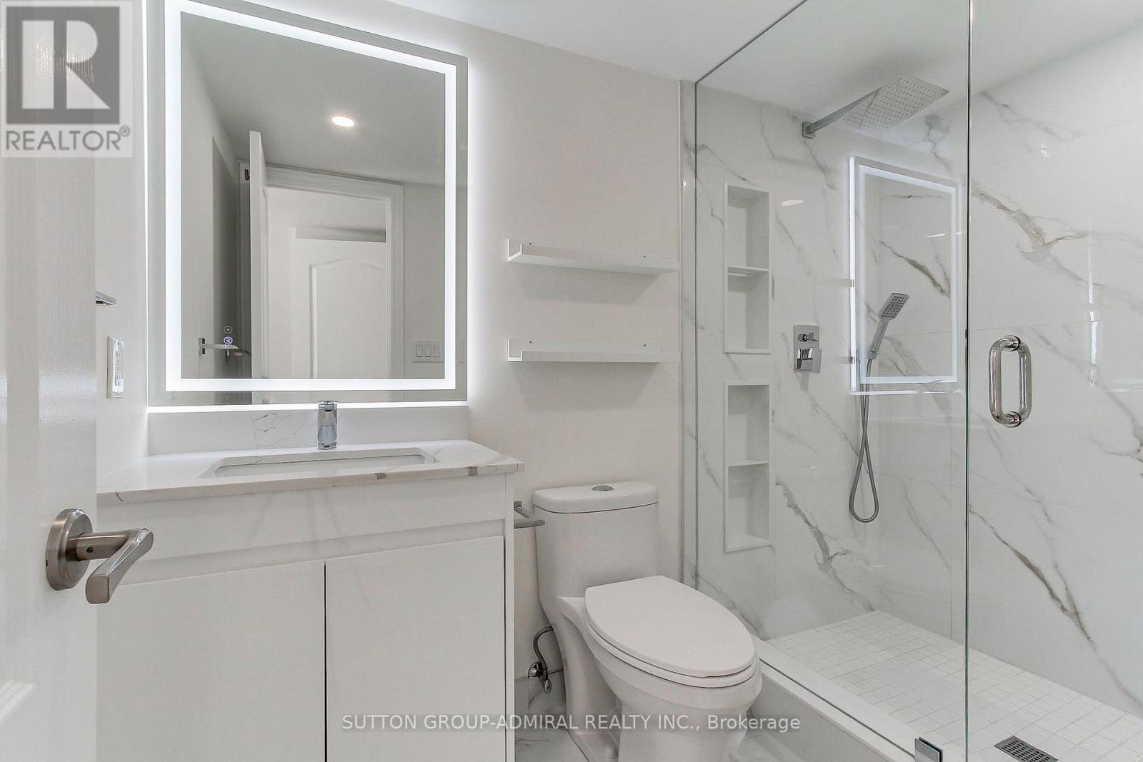 905 - 50 Disera Drive Property Photo 27