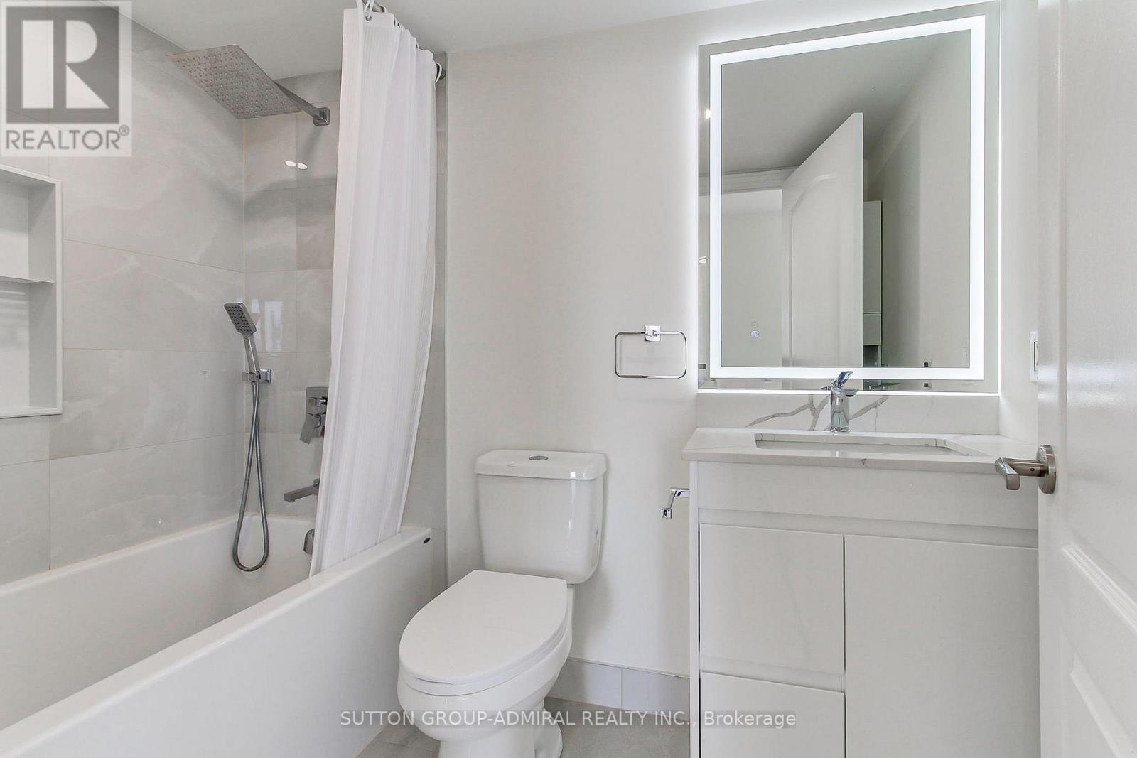 905 - 50 Disera Drive Property Photo 32