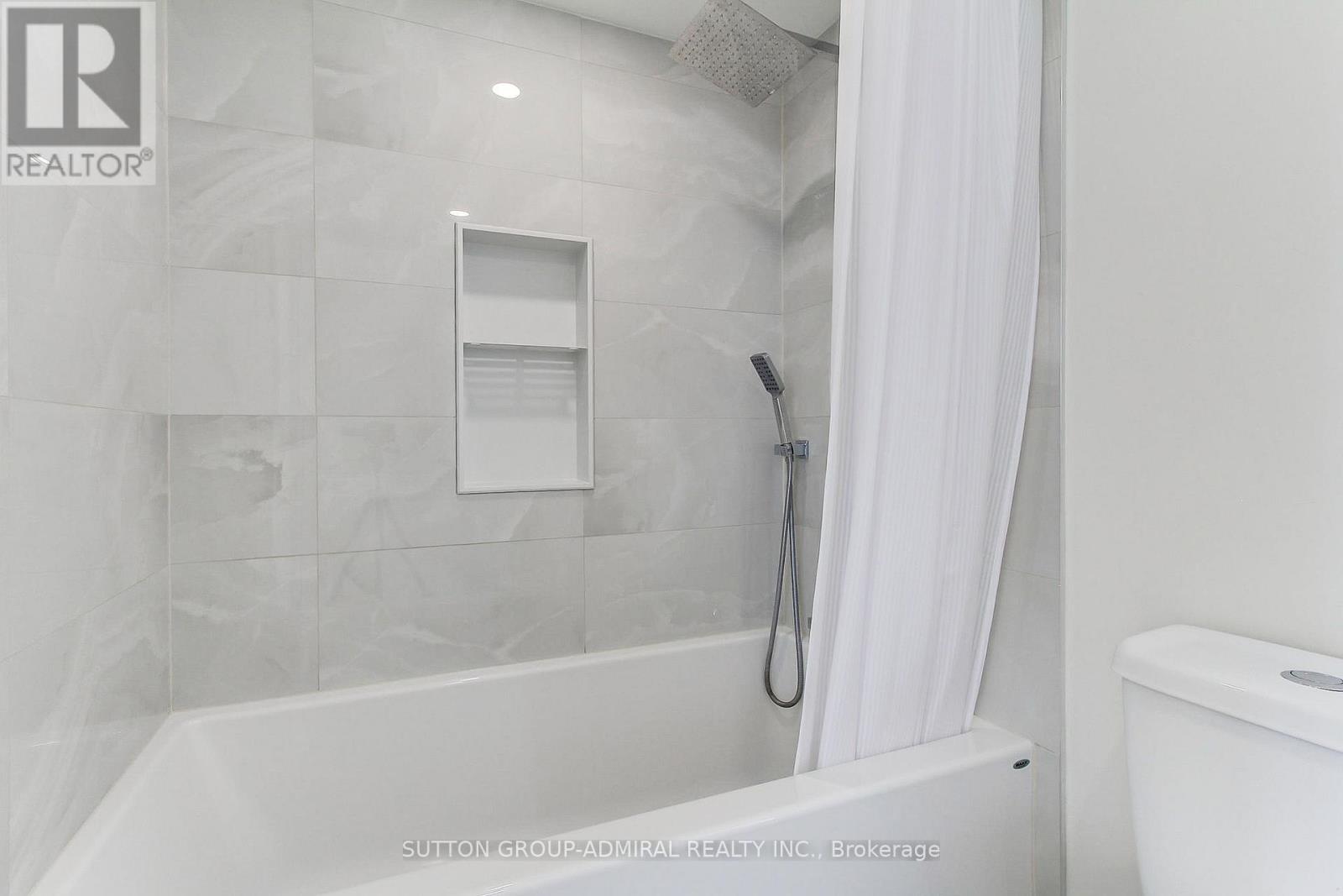 905 - 50 Disera Drive Property Photo 33