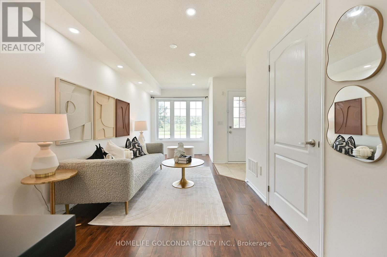 5277 Major Mackenzie Drive E Property Photo 2