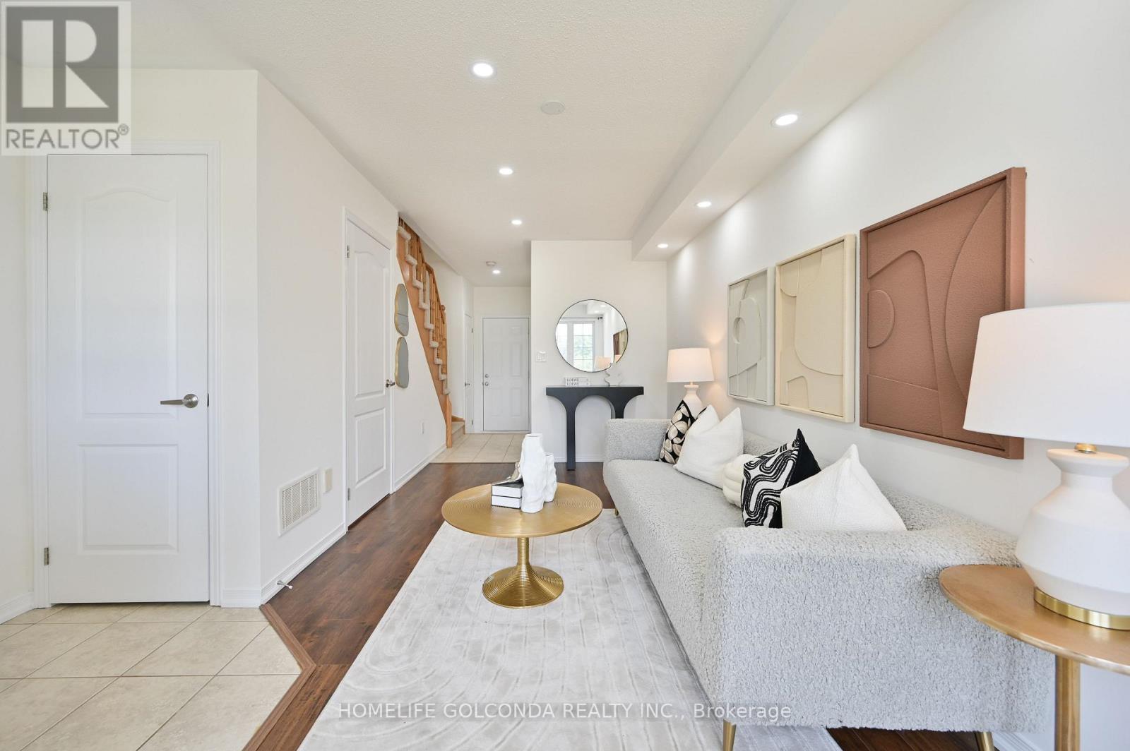 5277 Major Mackenzie Drive E Property Photo 5