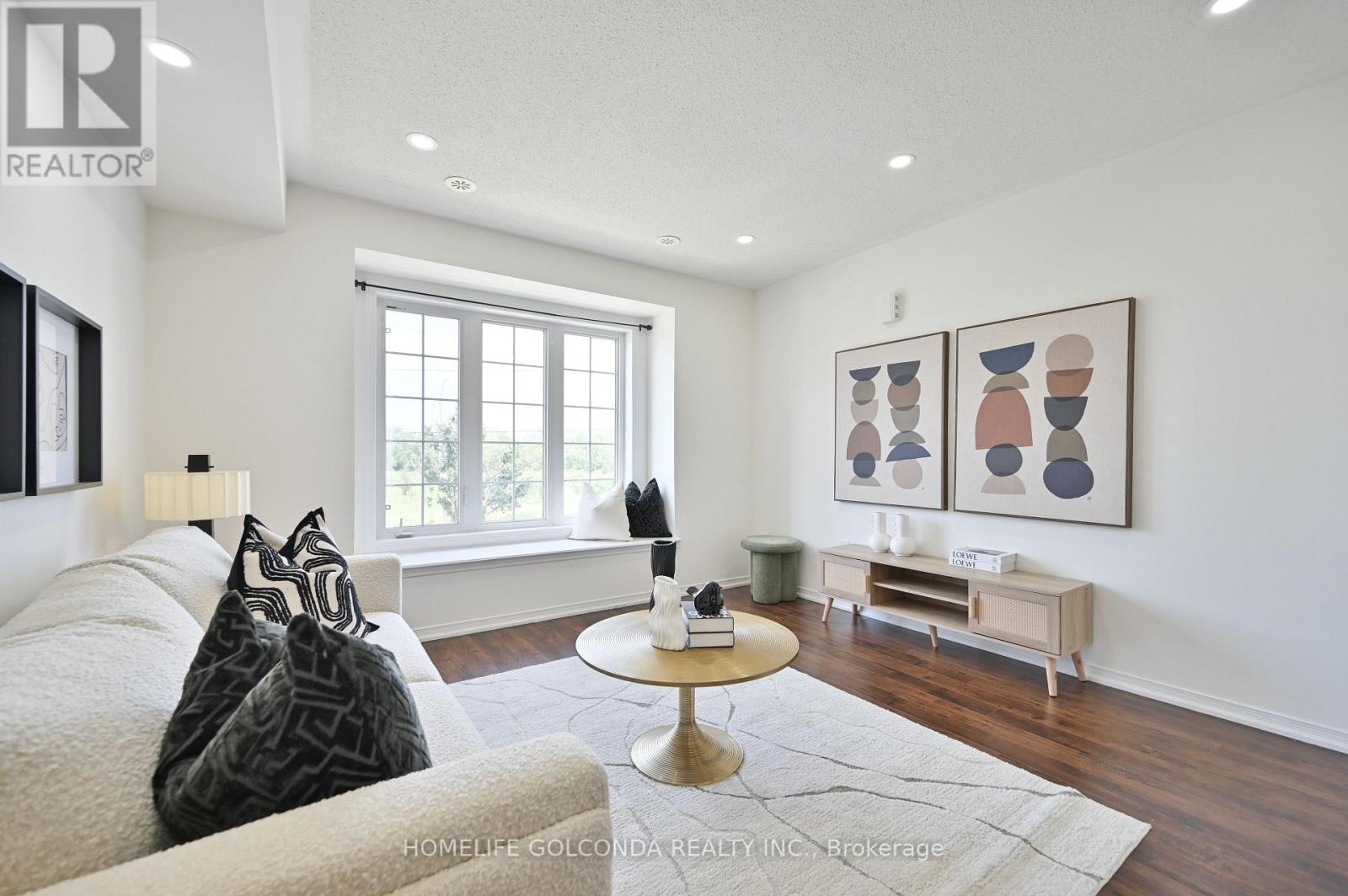 5277 Major Mackenzie Drive E Property Photo 12