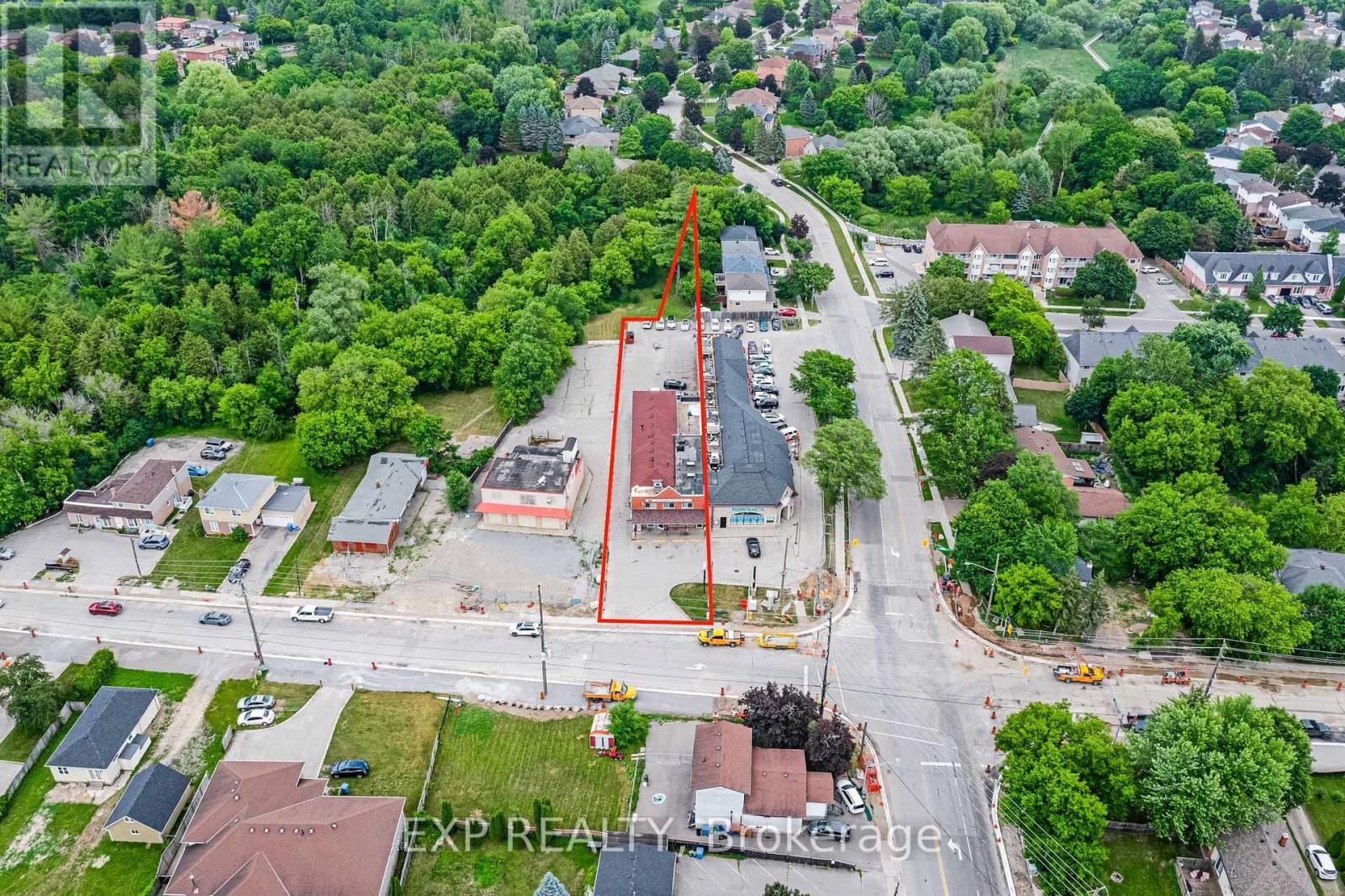 19423 Yonge Street Property Photo 1