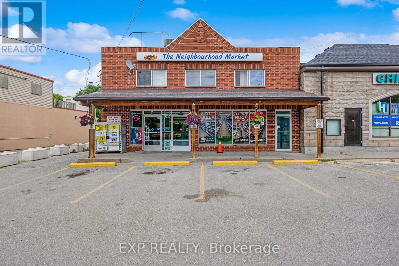 19423 Yonge Street Property Photo 6