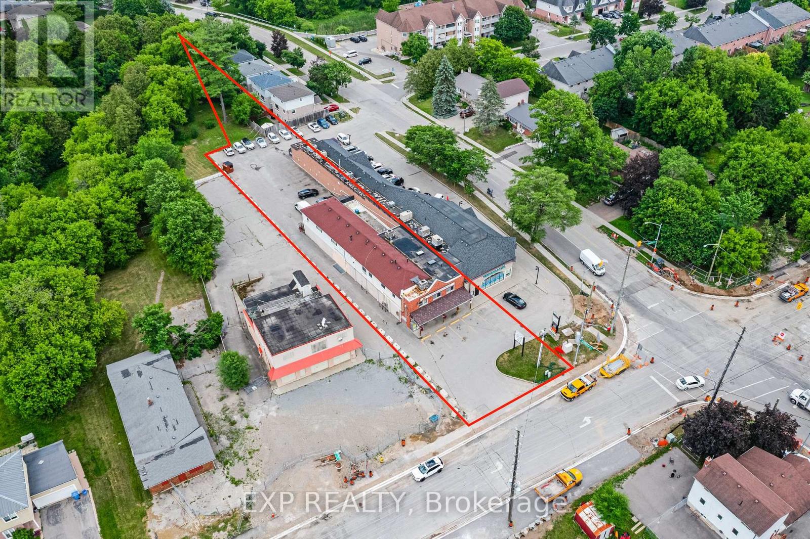 19423 Yonge Street Property Photo 20