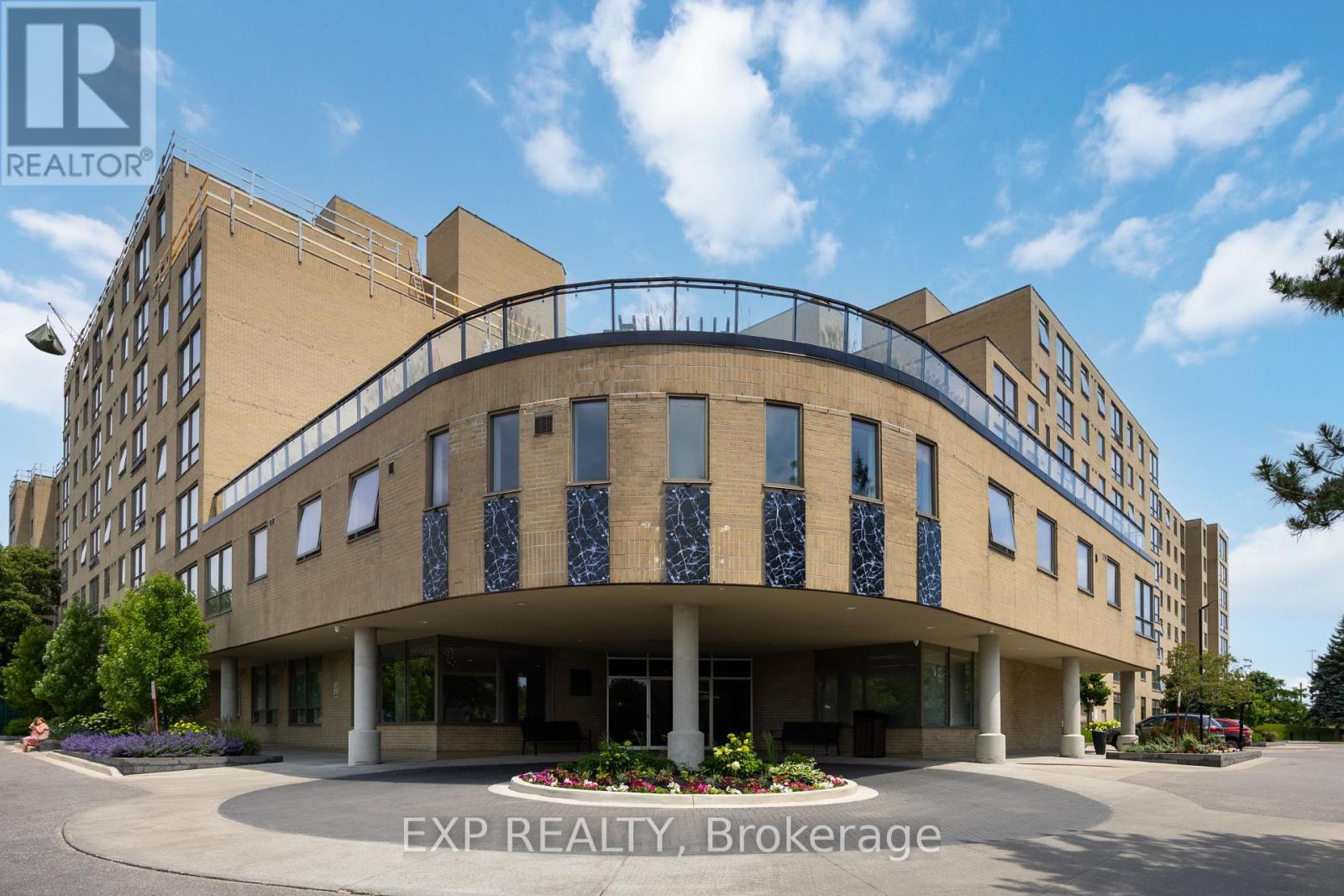 716 - 326 Major Mackenzie Drive E Property Photo 1