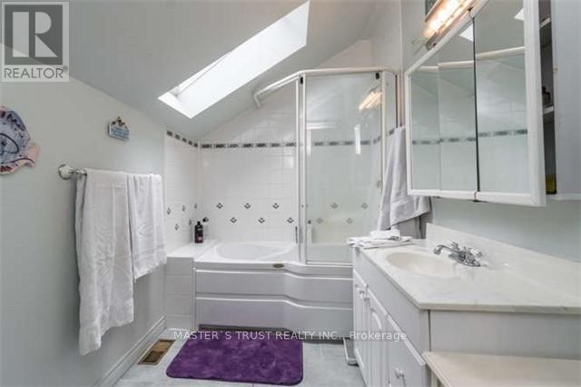 3563 Vandorf Side Road Property Photo 17