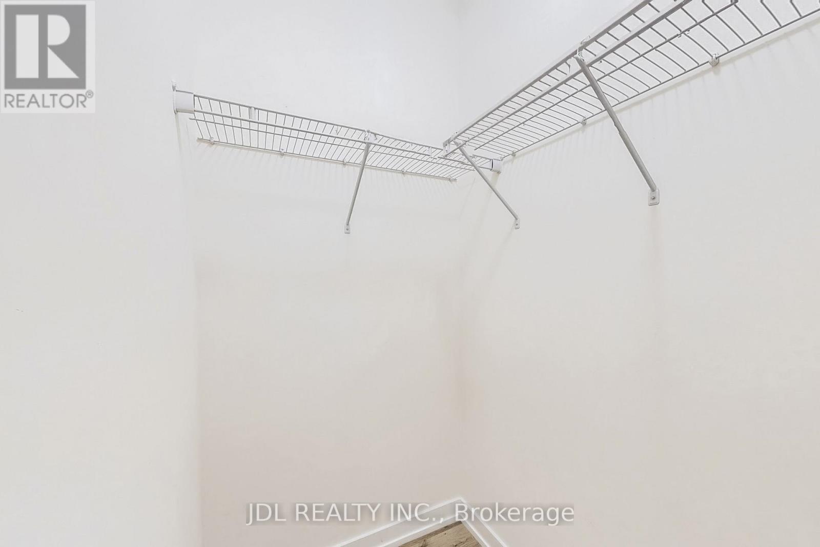 112 - 370 Red Maple Road Property Photo 23