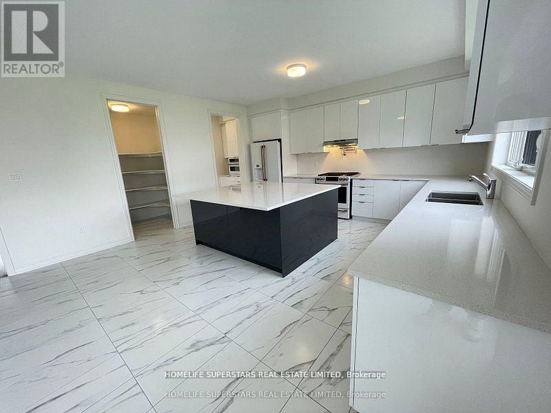 17 Bellflower Crescent Property Photo 6