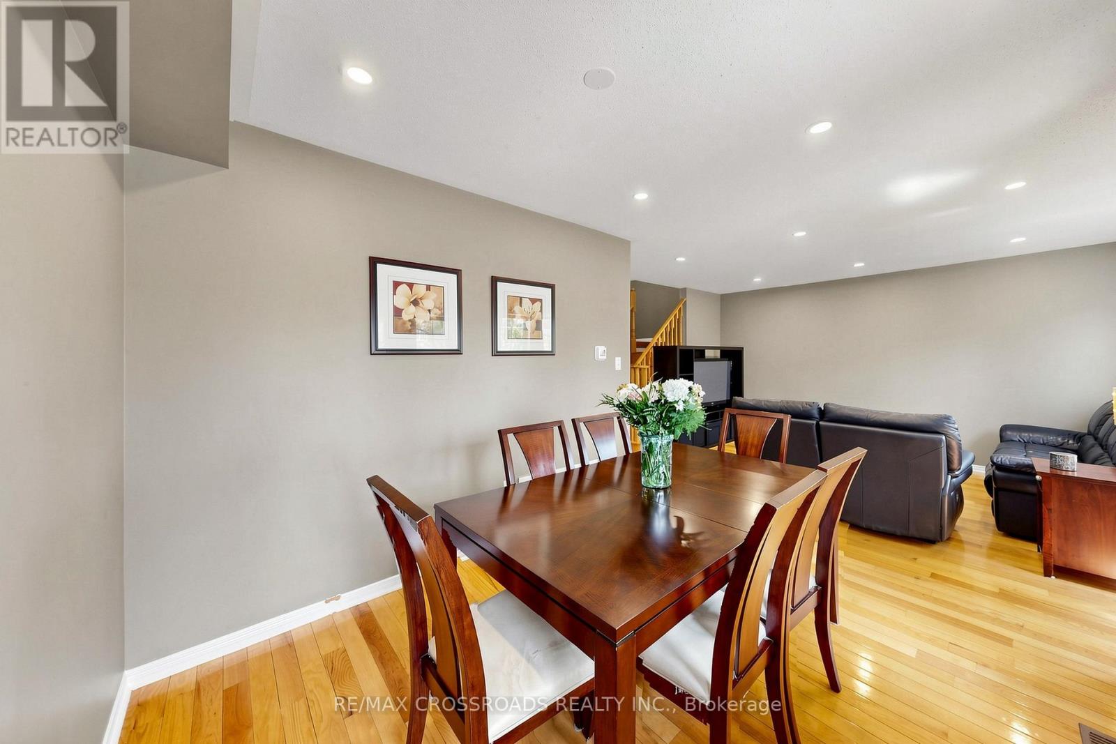 41 Prince Charles Way Property Photo 10