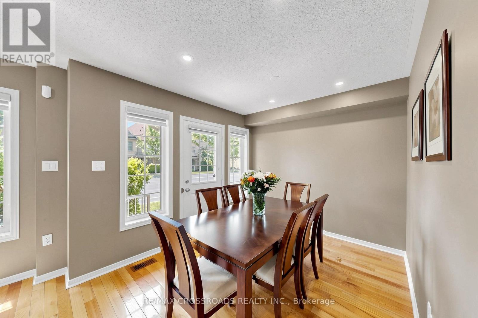 41 Prince Charles Way Property Photo 11