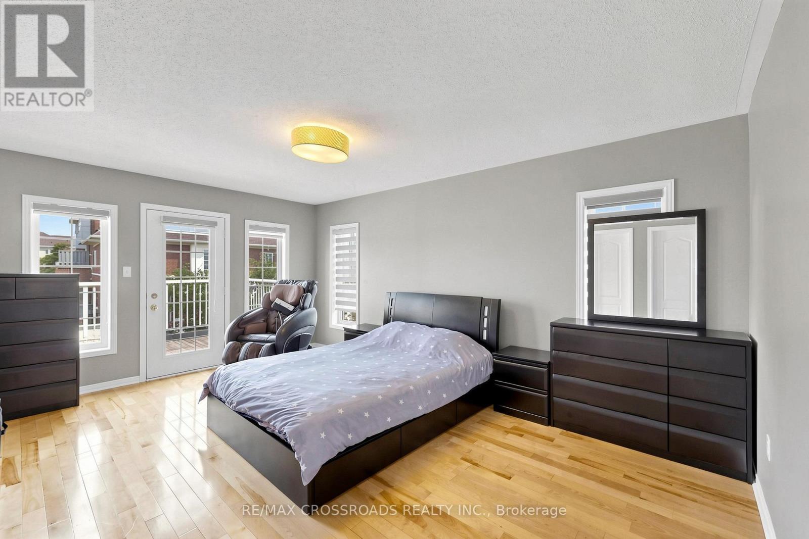 41 Prince Charles Way Property Photo 14