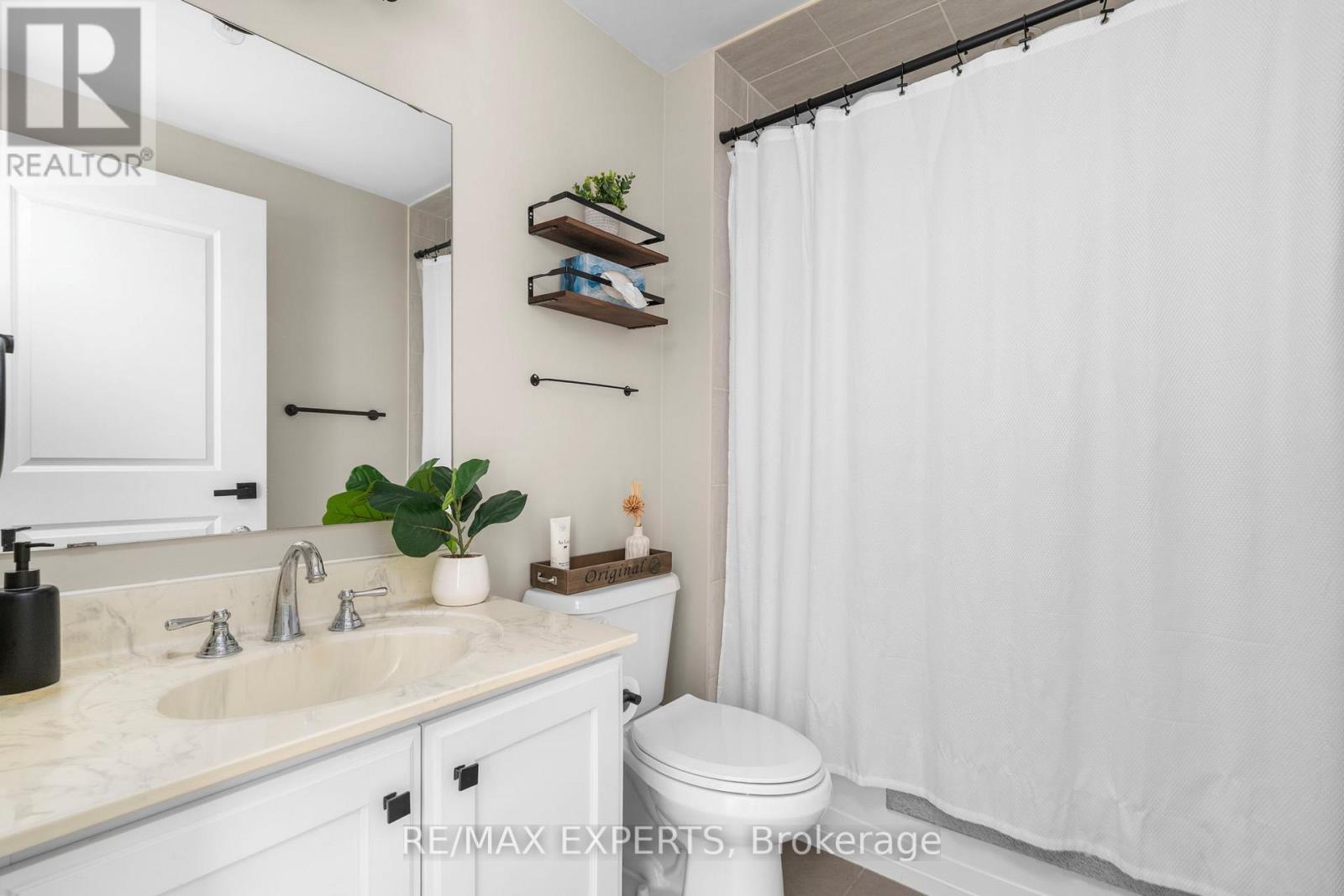 301 - 281 Woodbridge Avenue Property Photo 17