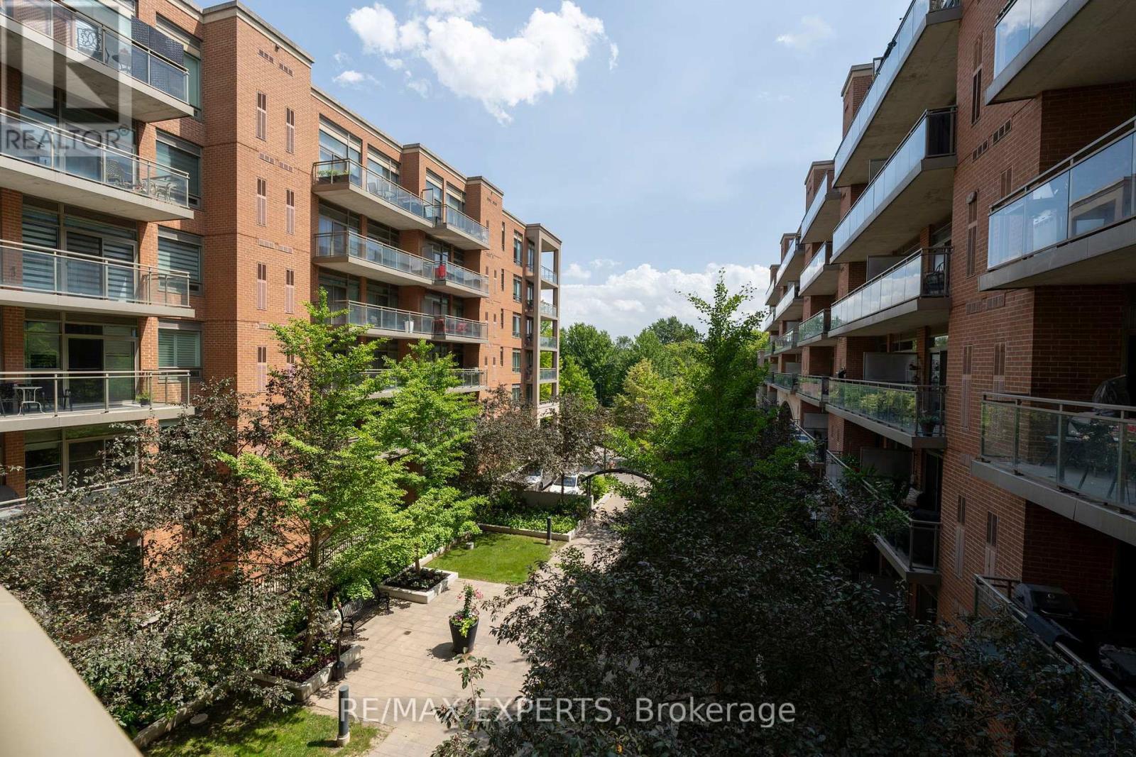 301 - 281 Woodbridge Avenue Property Photo 21