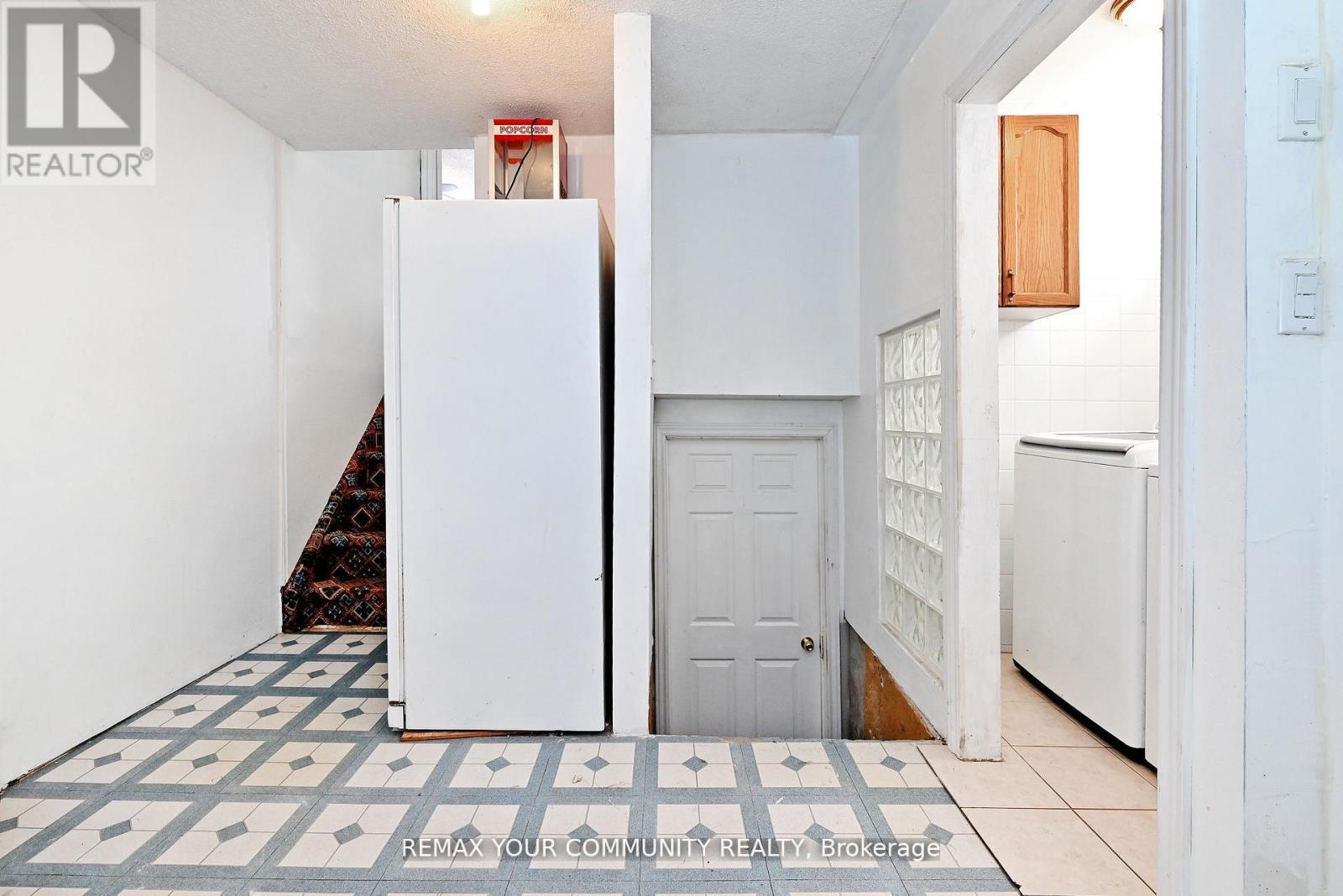 56 James Street Property Photo 44
