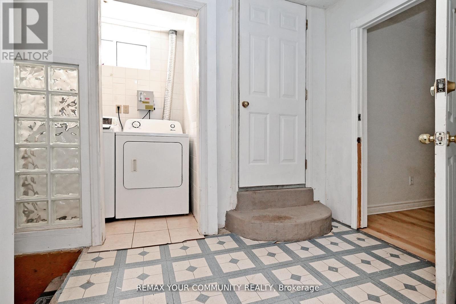 56 James Street Property Photo 45