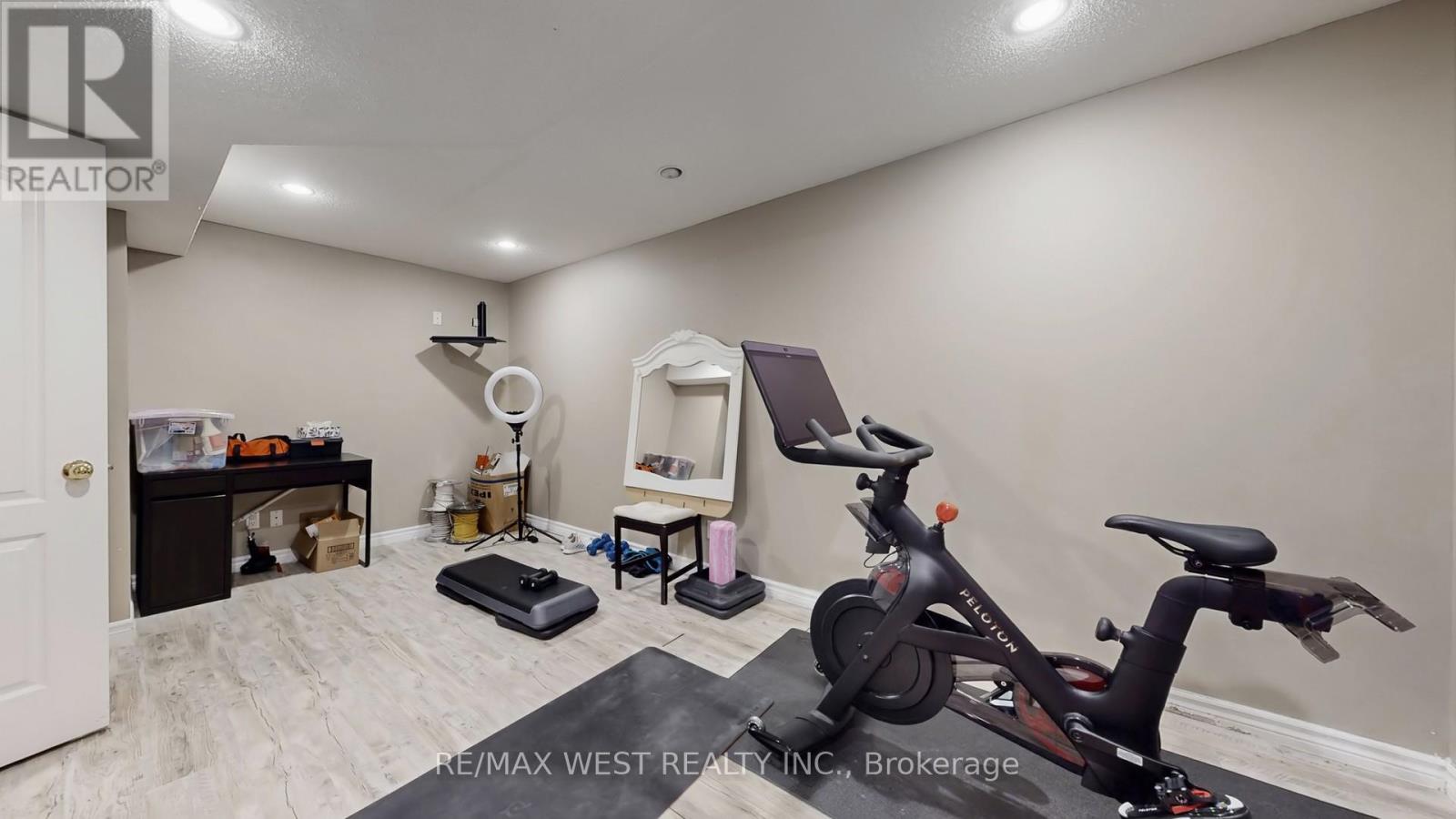 31 Mulholland Drive Property Photo 47