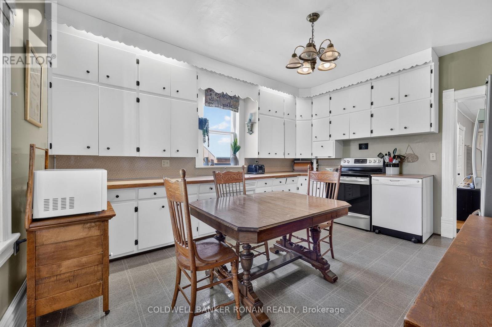 8562/8587 6th Line Property Photo 18