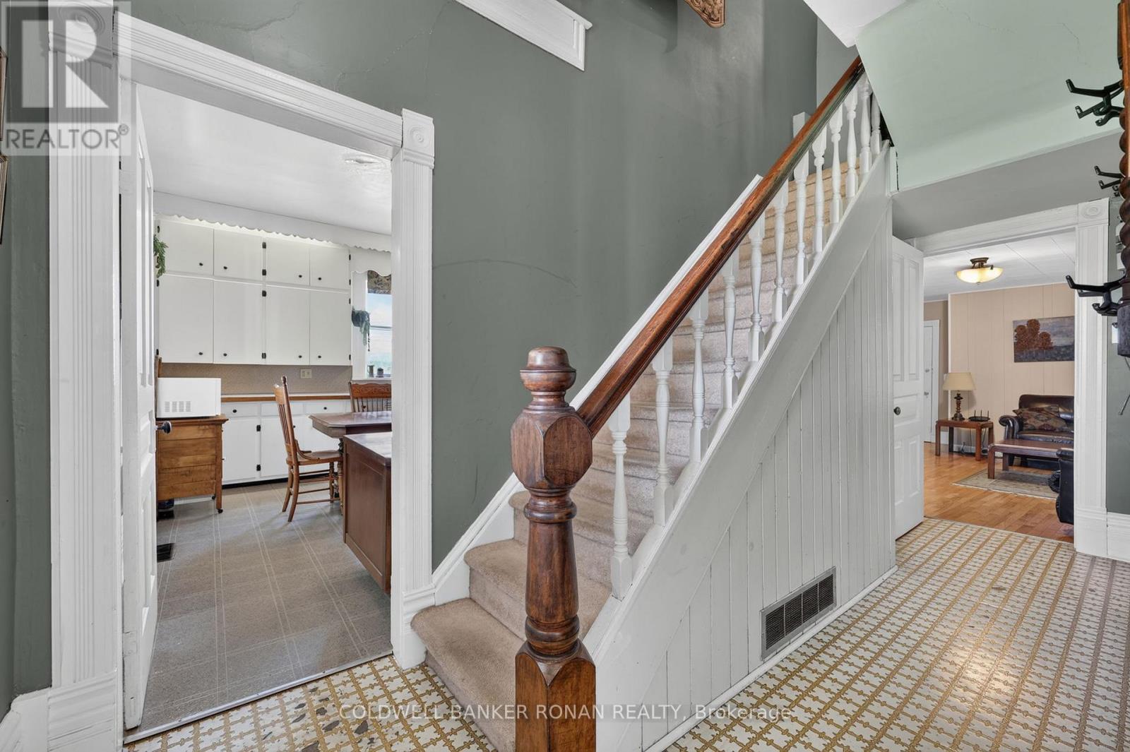 8562/8587 6th Line Property Photo 29
