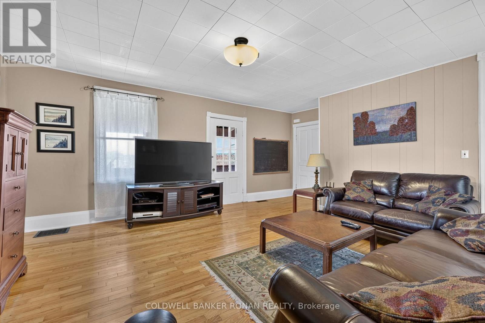 8562/8587 6th Line Property Photo 27