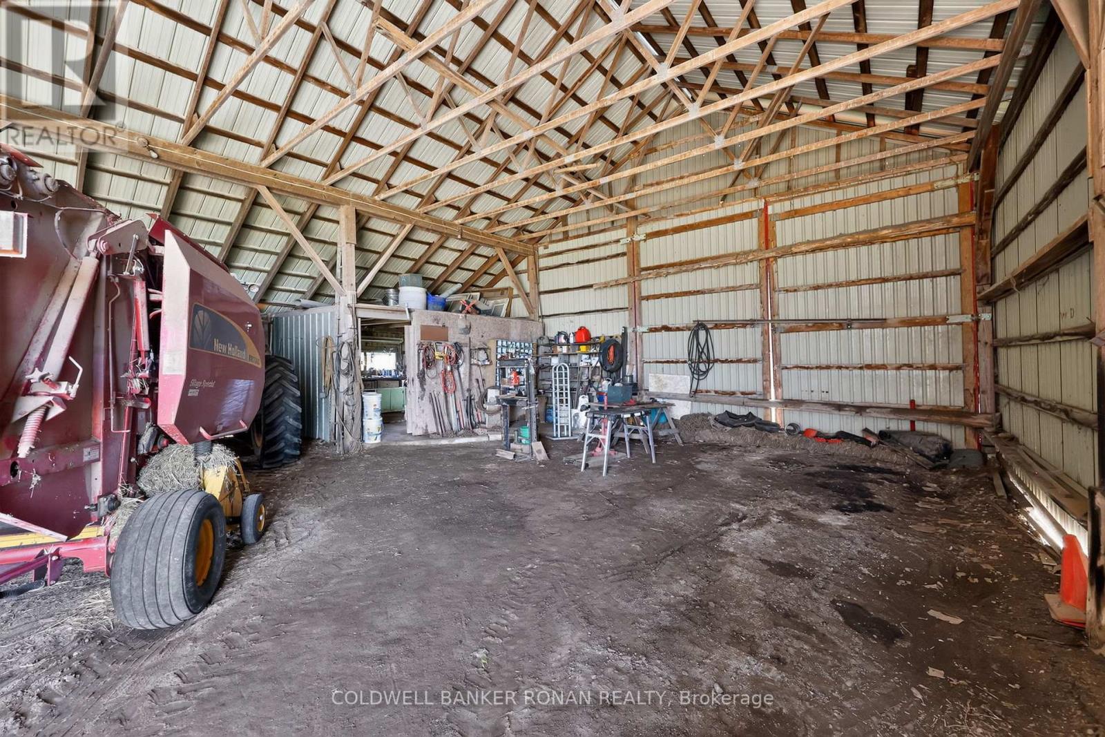 8562/8587 6th Line Property Photo 40