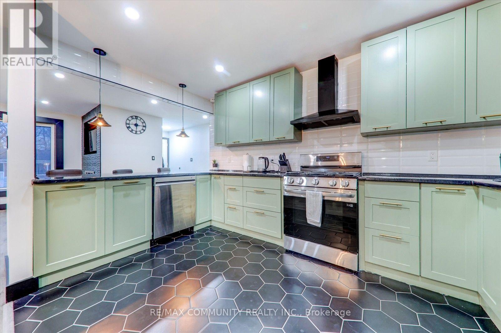 25 George Street Property Photo 18