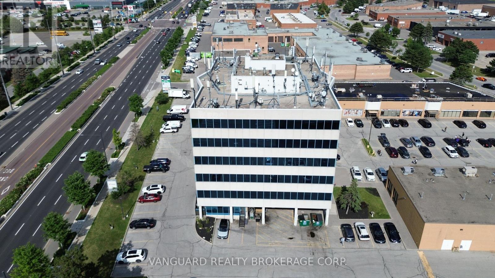 303 - 3901 Highway 7 Property Photo 3