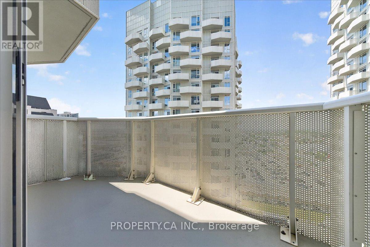 1902 - 474 Caldari Road Property Photo 11