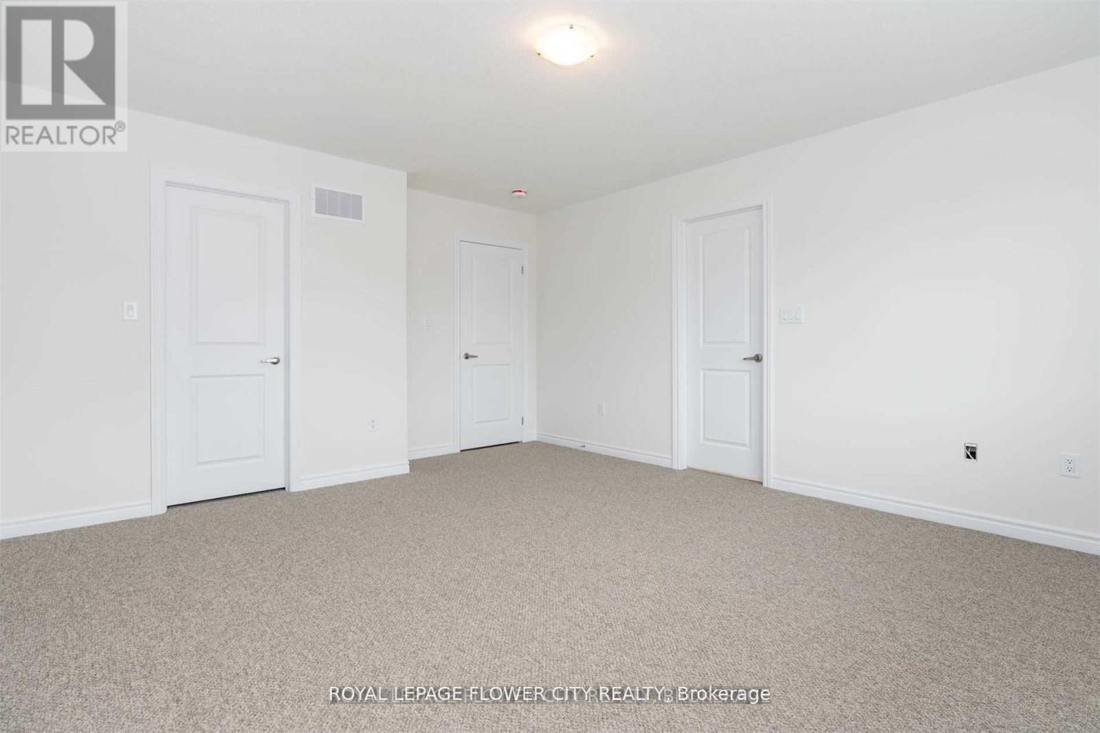 2282 Grainger Loop Crescent Property Photo 18