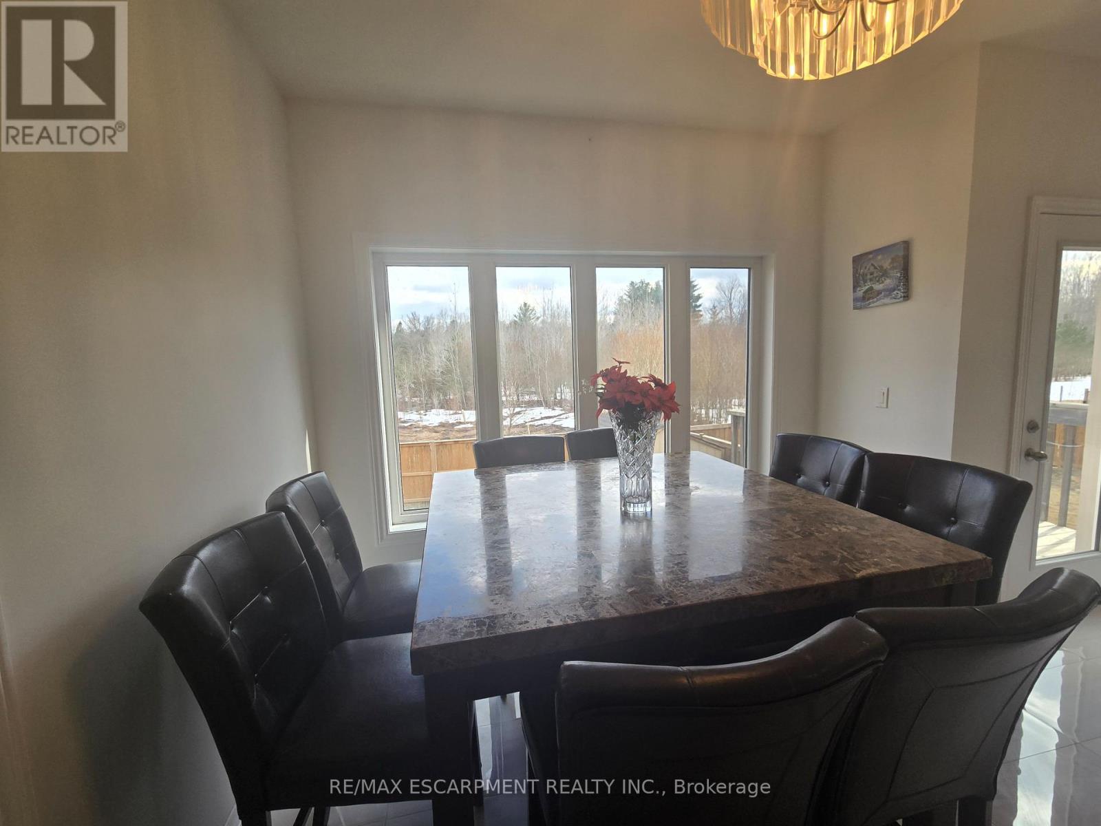 175 Gold Park Gate Property Photo 8