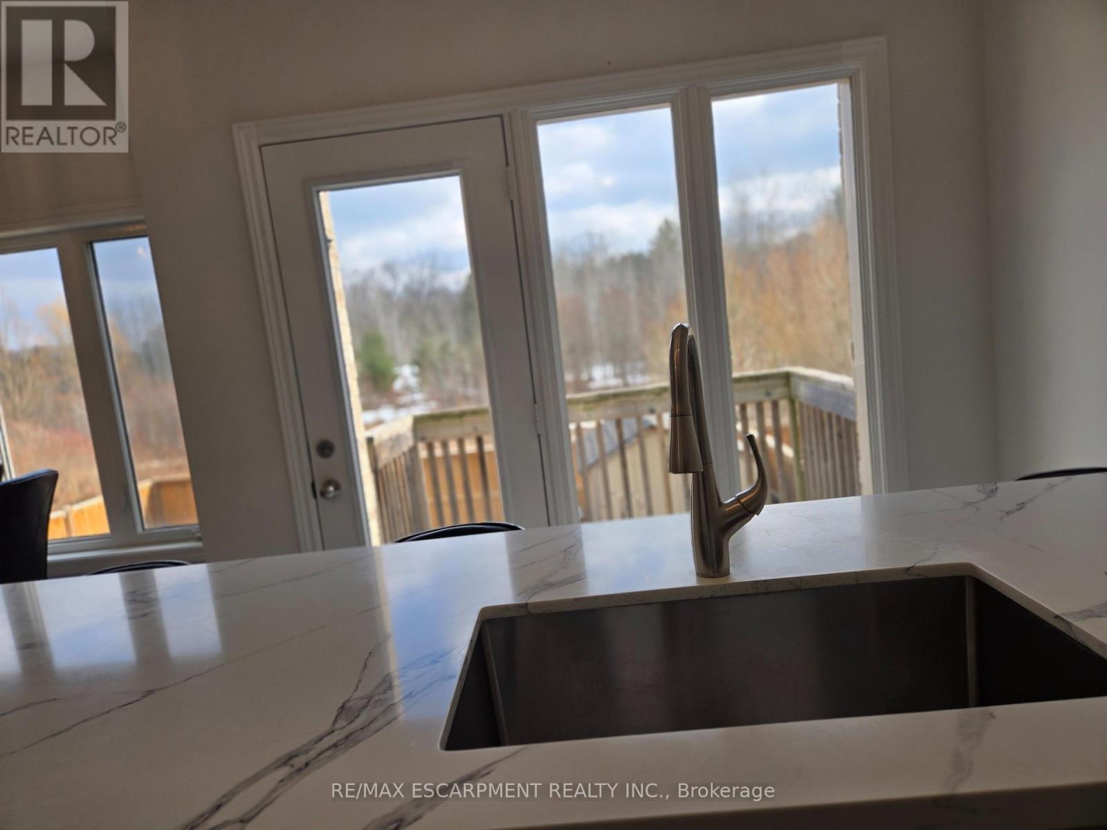 175 Gold Park Gate Property Photo 12