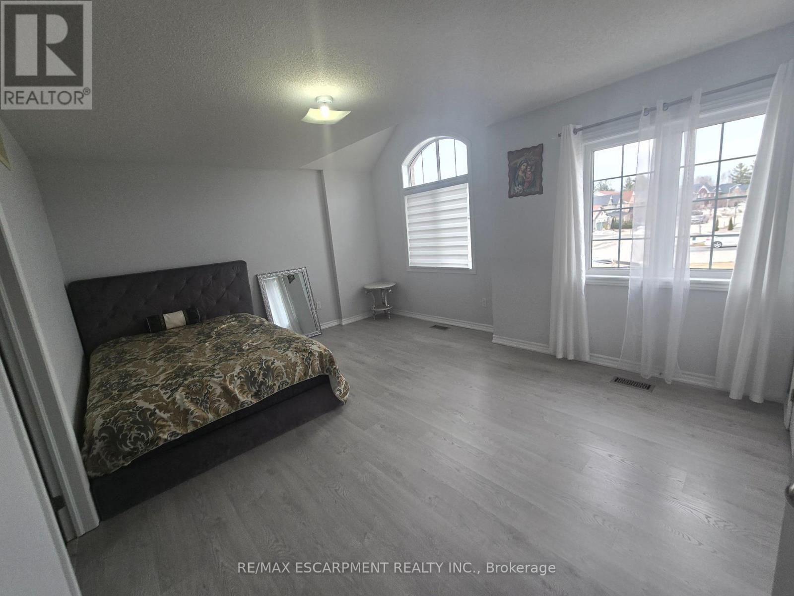 175 Gold Park Gate Property Photo 21