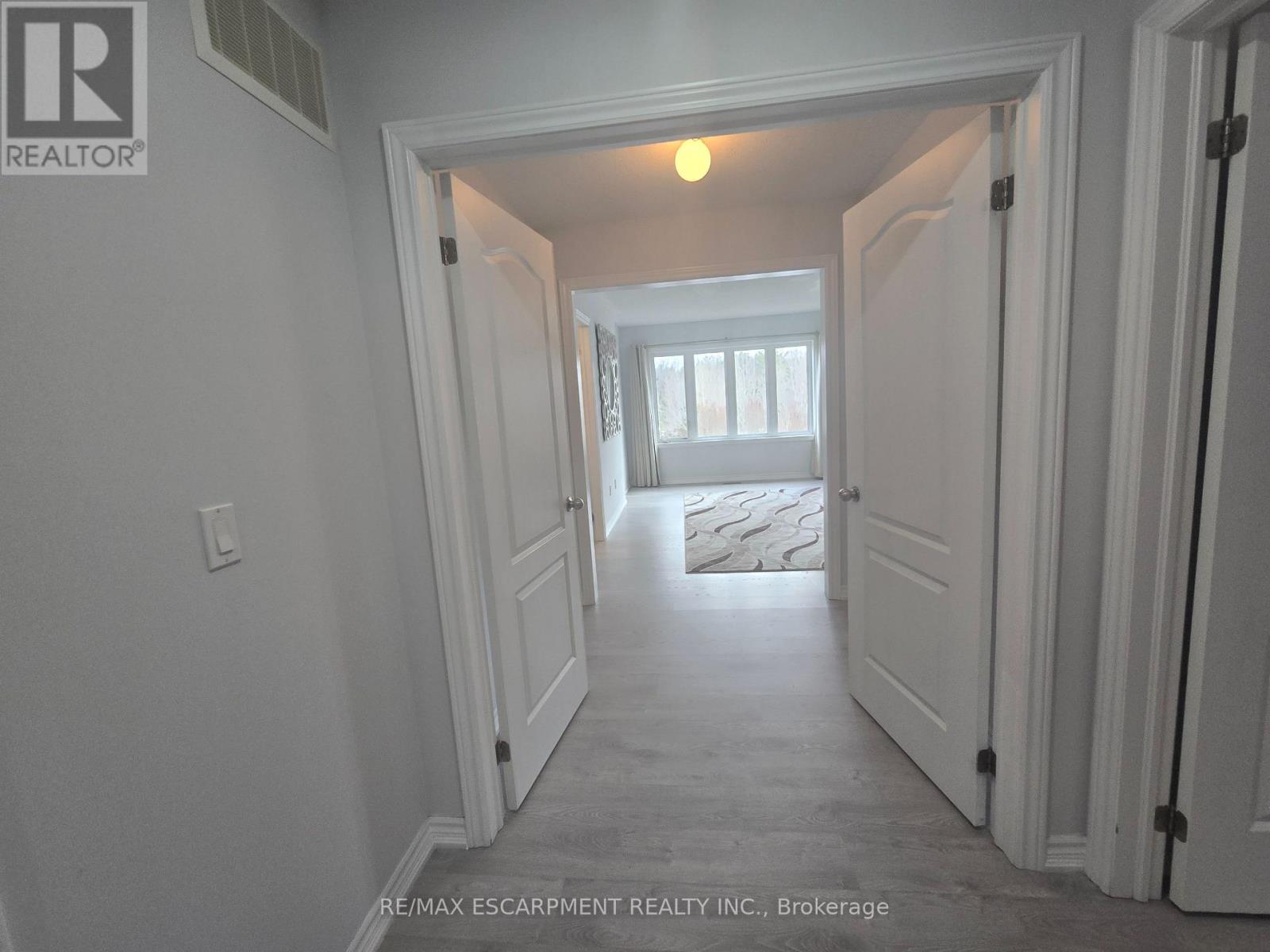 175 Gold Park Gate Property Photo 27
