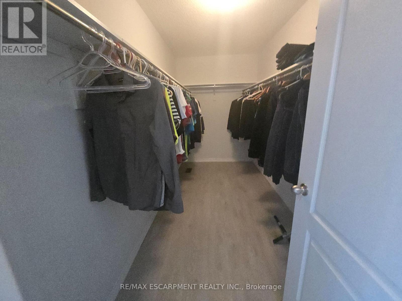 175 Gold Park Gate Property Photo 28