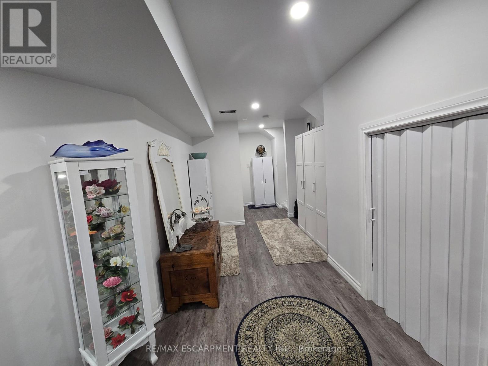 175 Gold Park Gate Property Photo 30