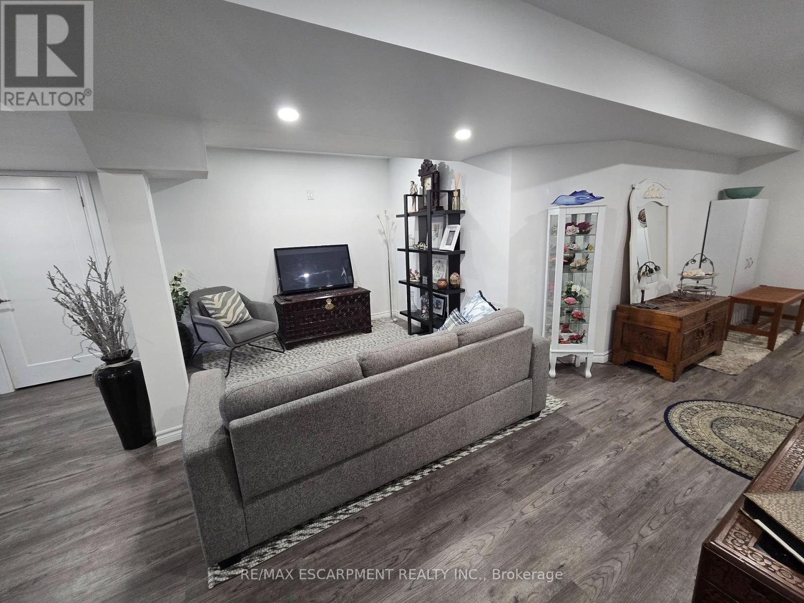 175 Gold Park Gate Property Photo 31