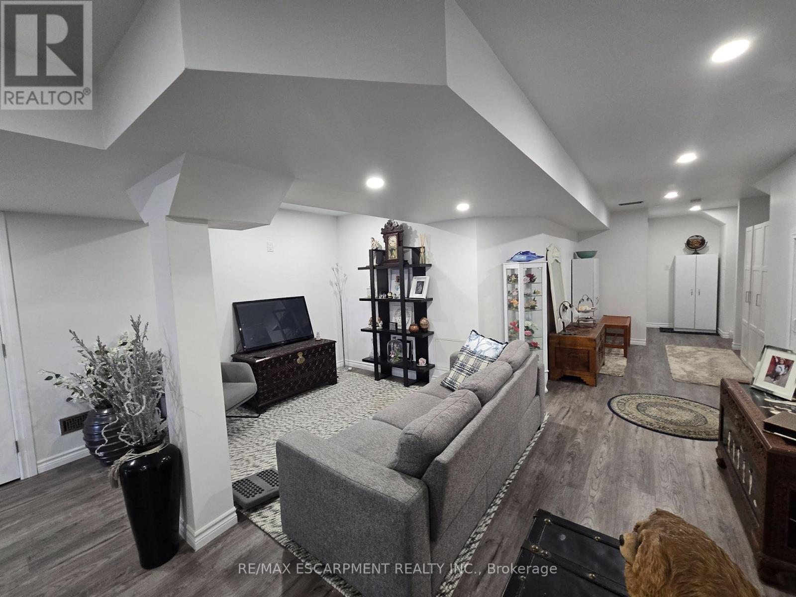 175 Gold Park Gate Property Photo 32