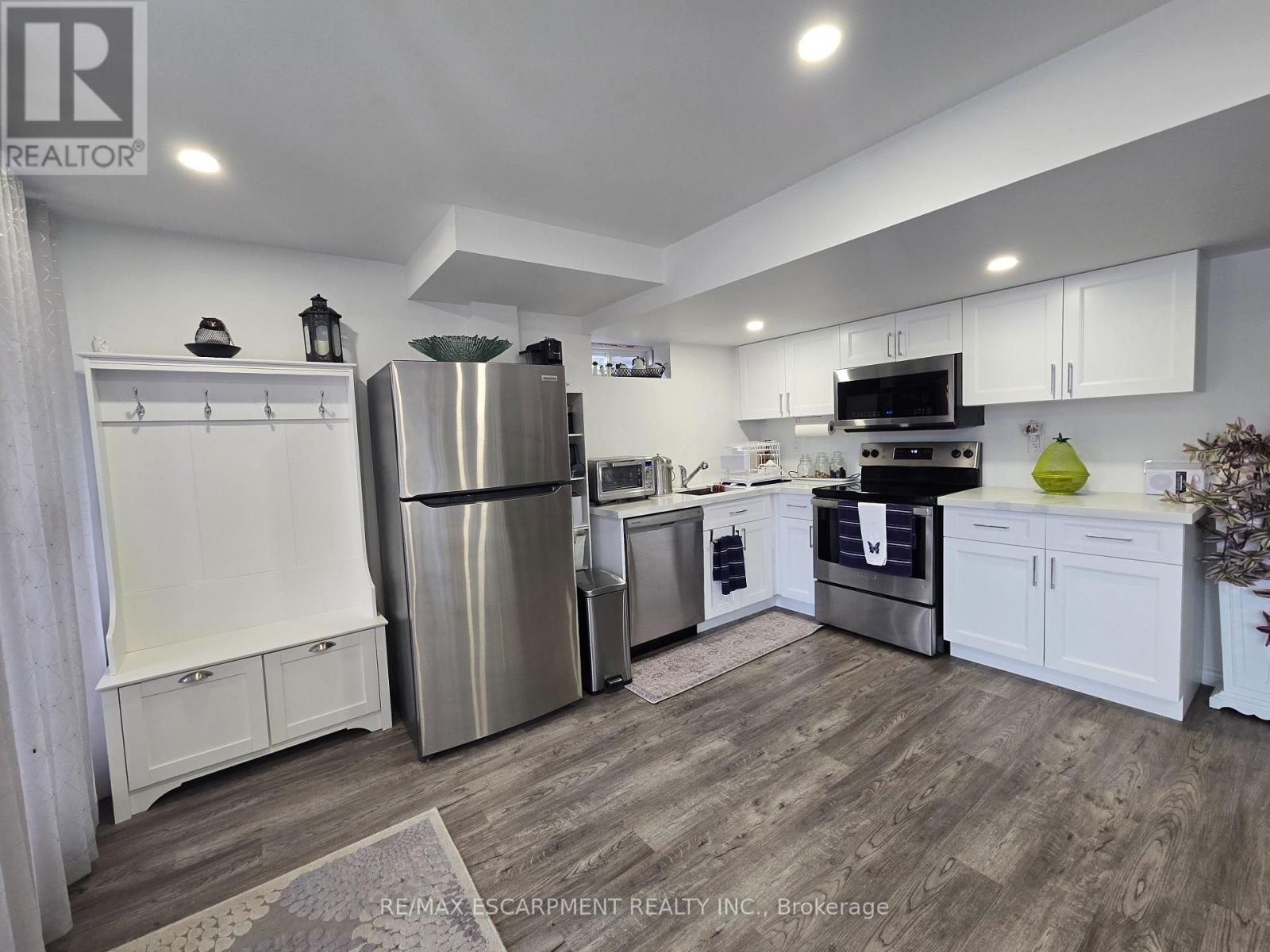 175 Gold Park Gate Property Photo 40