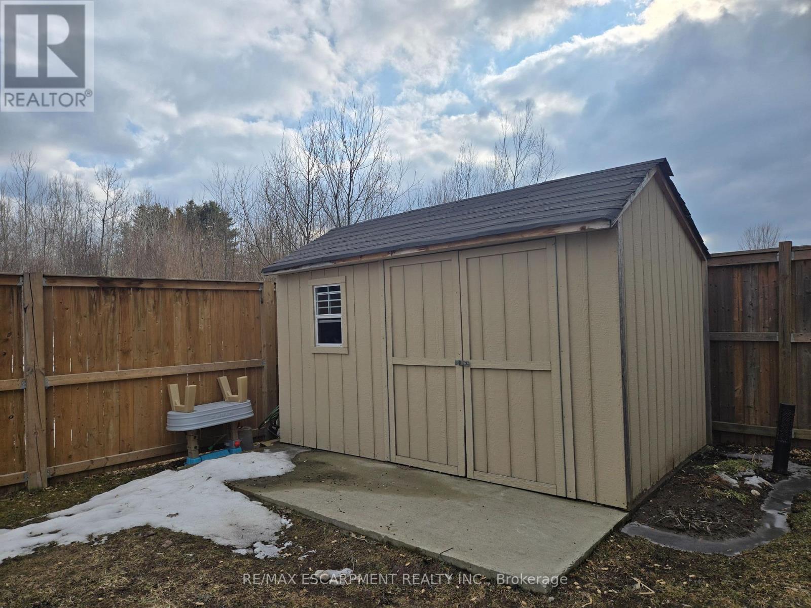 175 Gold Park Gate Property Photo 49