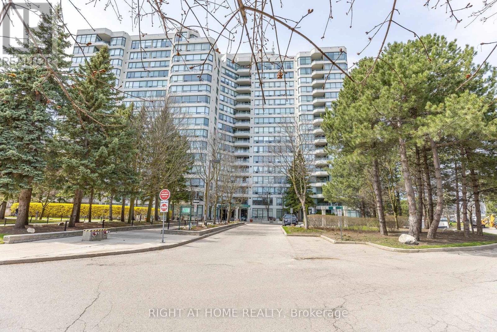 1001 - 120 Promenade Circle Property Photo 1