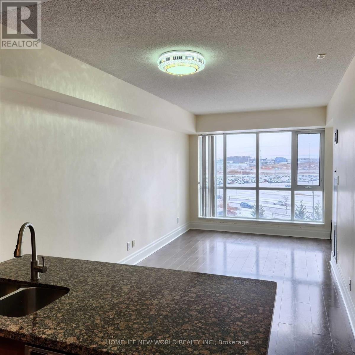 507 - 39 Upper Duke Crescent Property Photo 11